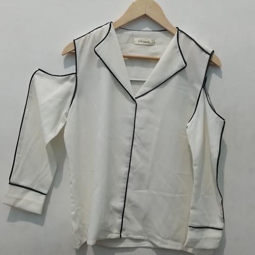 Foto Produk *Preloved* Atasan Big Size blouse off shoulder putih mineola dari Shap Ship Shop