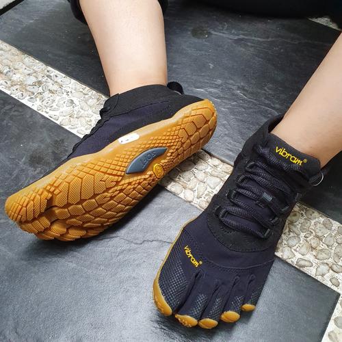 Jual Vibram Fivefingers - V-Trek Black 