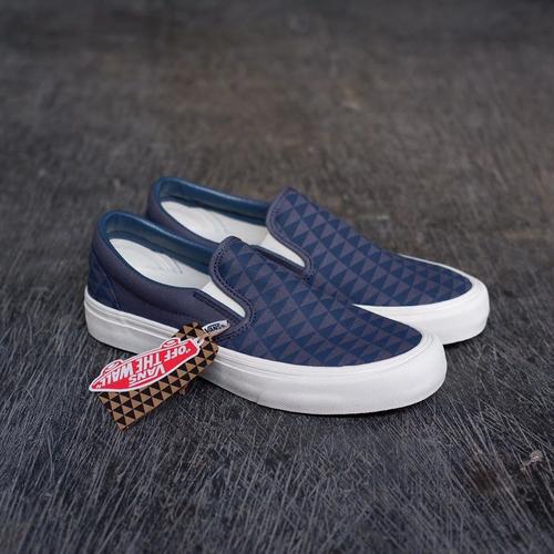 vans pilgrim slip on