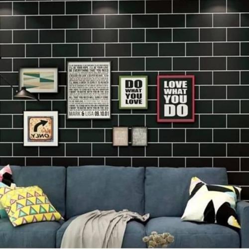 Foto Produk Wallpaper BATA HITAM LIST PUTIH - Wall Sticker Dinding 9M X 45CM - BATA HITAM dari Grosir Laris
