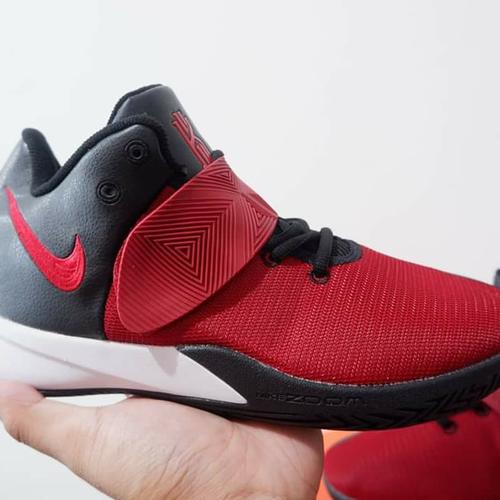 kyrie flytrap 3 low