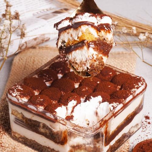 Jual Tiramisu Dessert Box Kota Bogor Bittersweetbynajlabogor Tokopedia