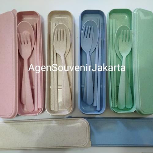 Foto Produk Souvenir sendok set travel jerami kemas box + kardus dari Agen Souvenir Jakarta