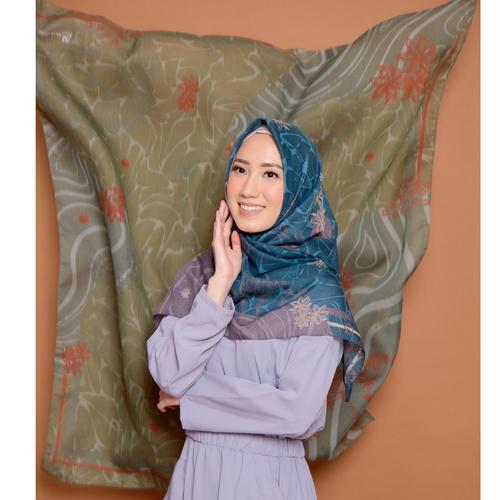 Foto Produk ZM Zaskia Mecca - Maluku Green Scarf Wangi Water Splash dari Zaskia Mecca Official