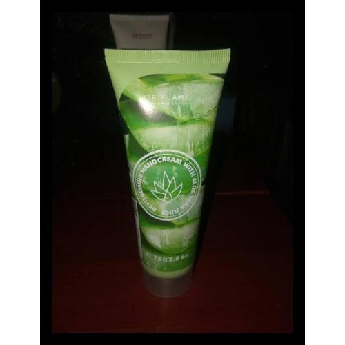 oriflame revitalising hand cream with aloe vera juice