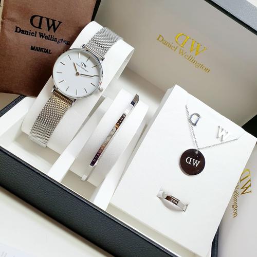 Jual Dw Jam Tangan Wanita Set Jam Wanita Dw Full Set Box Sesuai Gambar Silver Jakarta Selatan Triple T Tokopedia