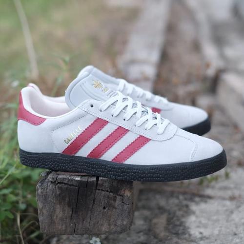 adidas gazelle cream and red