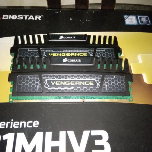 Foto Produk DDR3 4GB Corsair Vengeance (1x4GB) CMZ16GX3M4A1600C9 dari Stufi Media
