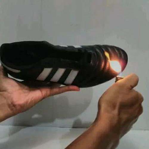 Foto Produk Sepatu Bola Bahan Kulit - Hitam, 39 dari rudisport solo