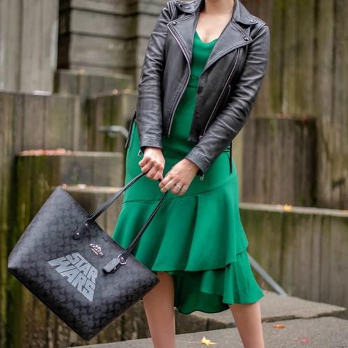 Foto Produk Coach Town Tote Star Wars Sign Black dari ferliarj16