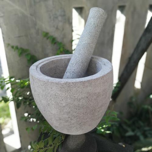 Gambar Lumpang Batu Kali Pori Diameter 27-28cm + Alu Tumbukan dari MunTHuCom Kab. Sleman Tokopedia