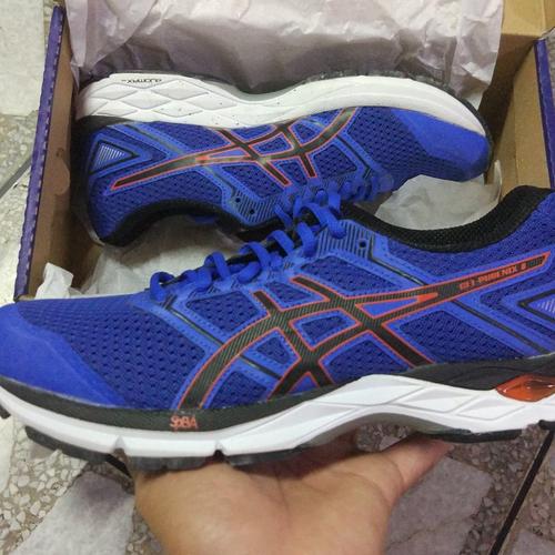 asics phoenix 8