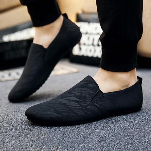 Sepatu casual deals slip on