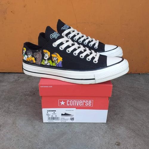 black scooby doo converse