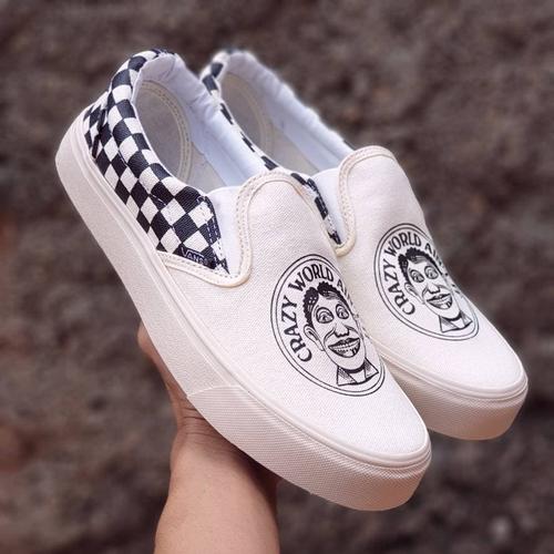 Jual VANS SLIP ON CRAZY WORLD 39-43 
