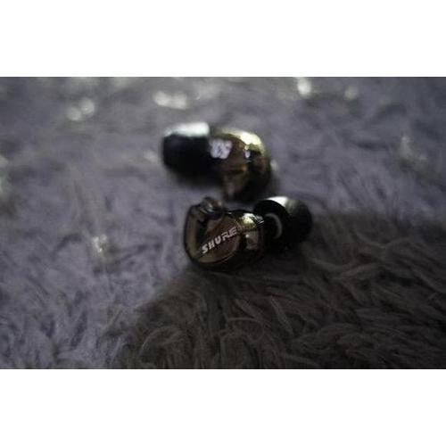 Jual Shure SE535 ltd limited edition gold IEM earphone tanpa kabel -  Jakarta Selatan - licia tan ol | Tokopedia