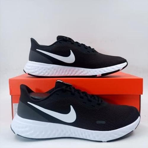 Jual Nike Running Shoes Revolution 5 - 43, BLACK WHITE - Jakarta Utara -  Wrap-Store | Tokopedia