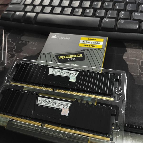 Corsair Vengeance LPX Black DDR4 PC21300 2666MHz 16GB (2x8GB) 16