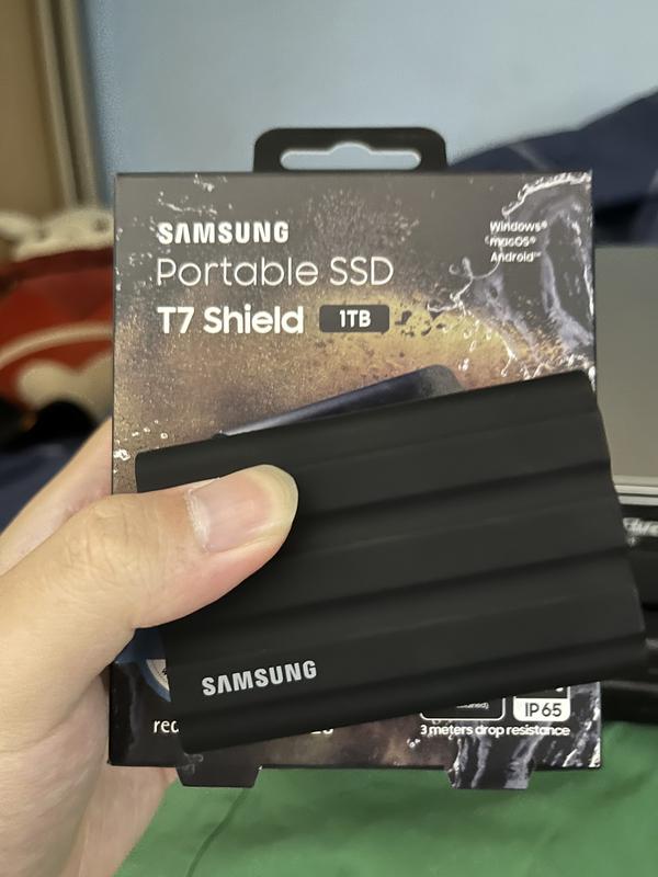 Samsung T7 SHIELD Portable 1TB USB External SSD Grs 3th