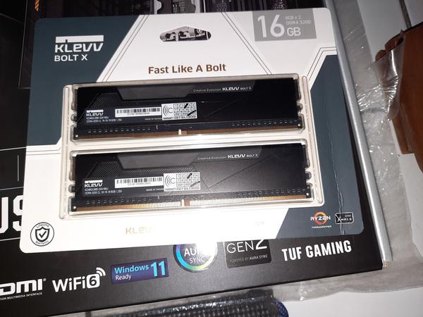 KLEVV BOLT X Series DDR4 PC25600 3200MHz 16GB (2x8GB) 16-18-18-38
