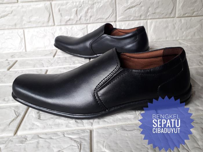 Gambar sepatu pria kerja kantor lapangan kondangan kulit sapi home industri dari tukang sepatu store undefined Tokopedia