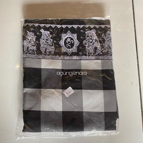 Gambar WASTRA POLENG BALI WAYANG - Hitam poleng, 1 meter dari agungjenara undefined Tokopedia