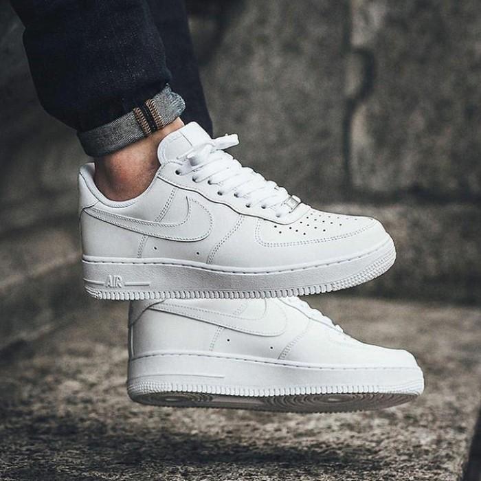 af1 mid triple white