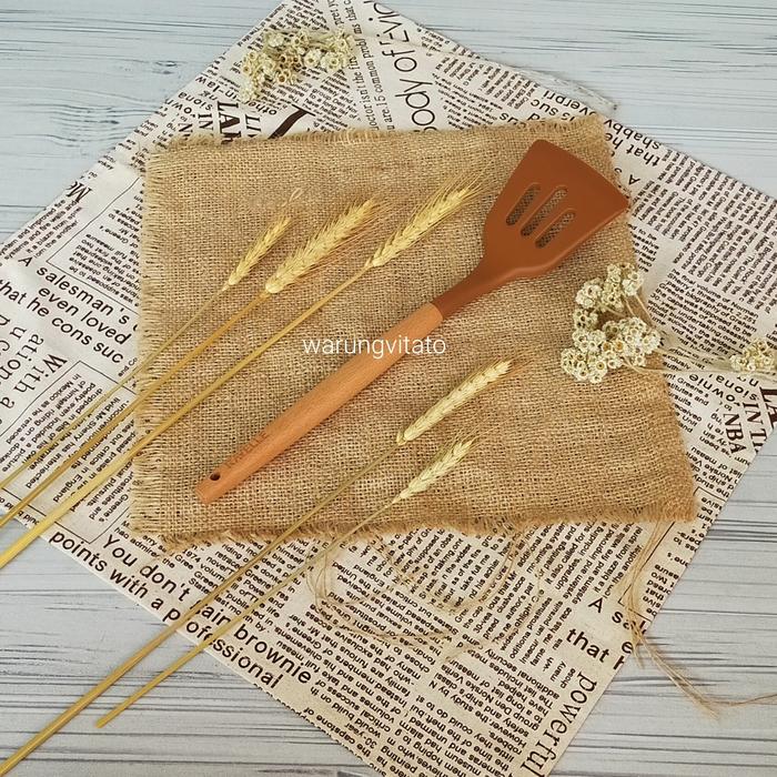 Gambar kitchen tools silicone - SLOTTED TURNER dari warungvitato undefined Tokopedia