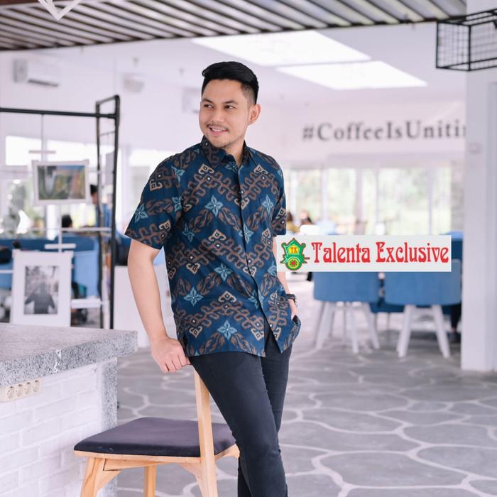 Gambar Baju Batik Tunik Modern Katun Baturaden premiun navy - Biru, S dari Batik Rangkuty undefined Tokopedia