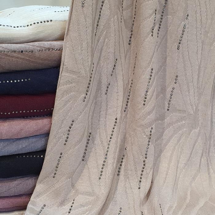 Gambar kerudung pashmina diamond kaos motif payet - cream dari shafira'scollection undefined Tokopedia