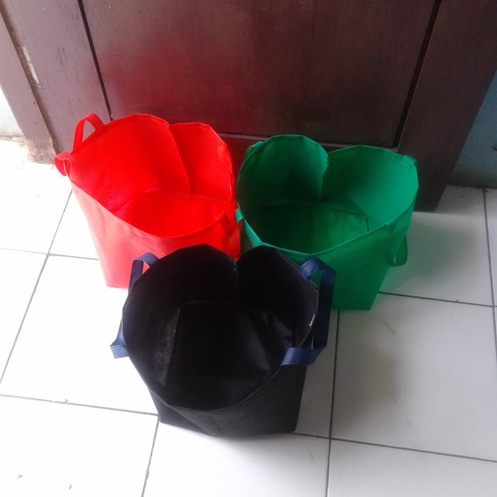 Gambar tas box kue 22x22cm tas snack tas hajatan tas goodie bag tas spunbond dari CV ANANDHA DREAM undefined Tokopedia