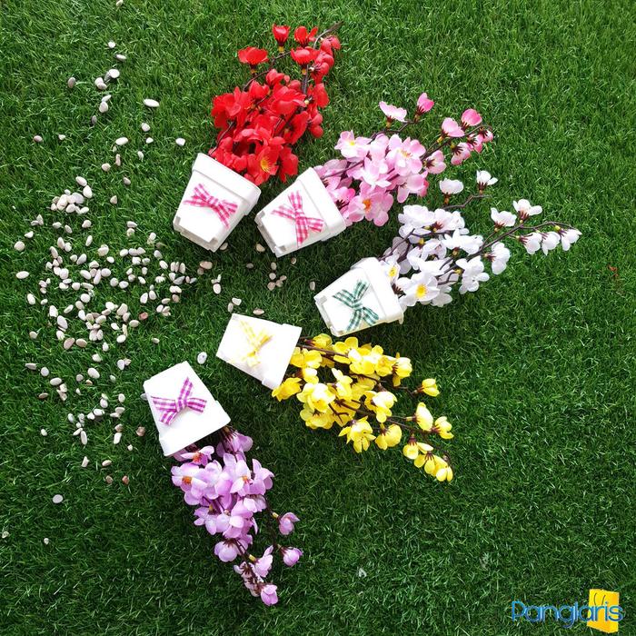 Gambar Bunga Artificial Sakura Dekorasi Rumah Hiasan Meja Ruang Tamu Murah - Random dari Panglaris undefined Tokopedia