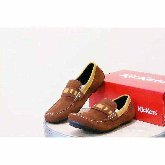 Gambar Sepatu Slip On Pria Kickers Casual Murah Santai - Cokelat, 44 dari albistar33 undefined Tokopedia