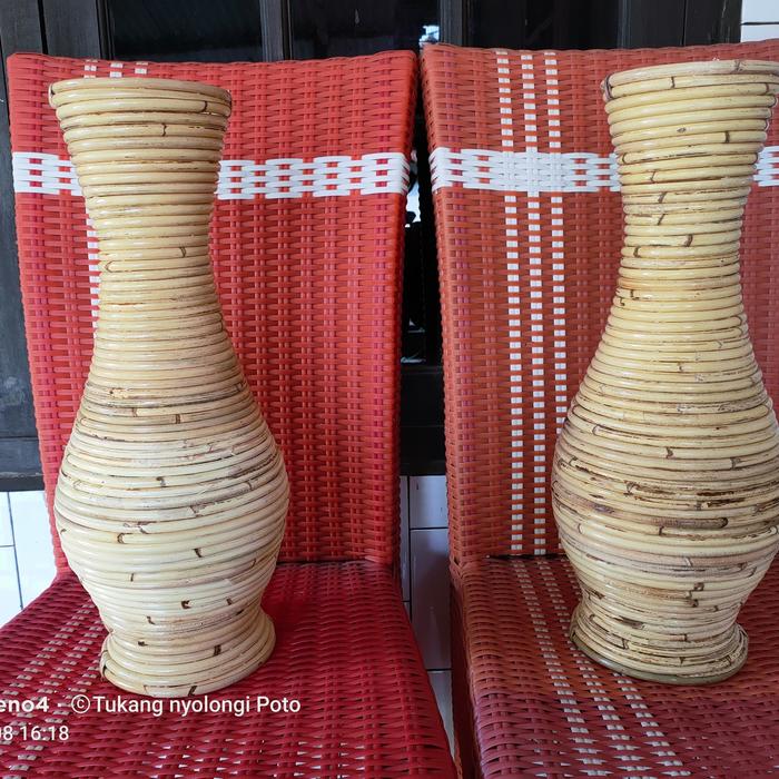 Gambar guci rotan tinggi 50 cm vas bunga dari LIN ROTAN CIREBON undefined Tokopedia
