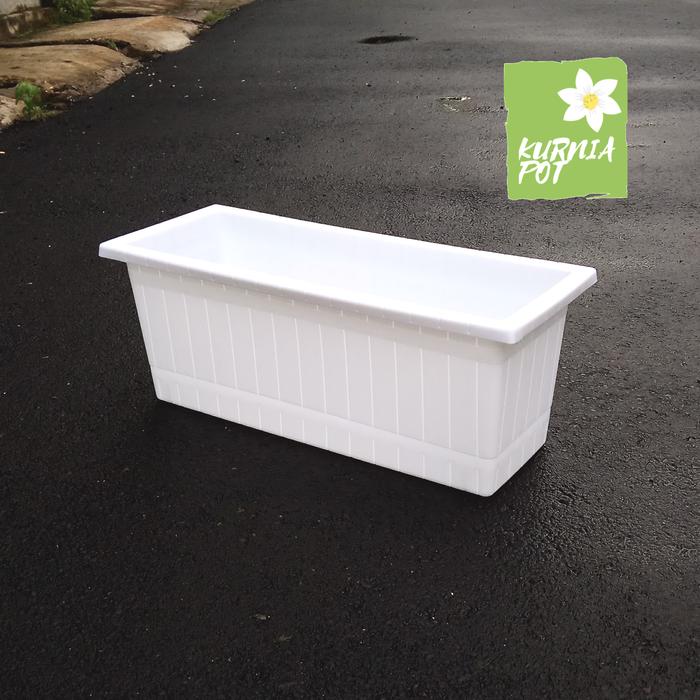 Gambar Pot Tanaman Bunga Panjang Putih 60 Cm Model Gentong Kayu dari Kurnia Pot undefined Tokopedia