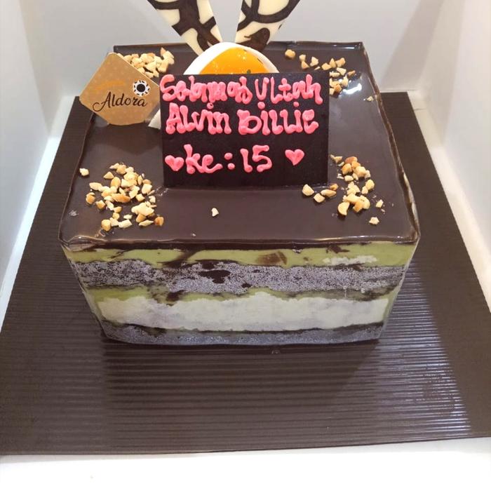 Gambar Avocado Mousse Cake S / Cake Ulang Tahun / Aldora Bakery - L dari Aldora Bakery and Cake Shop undefined Tokopedia