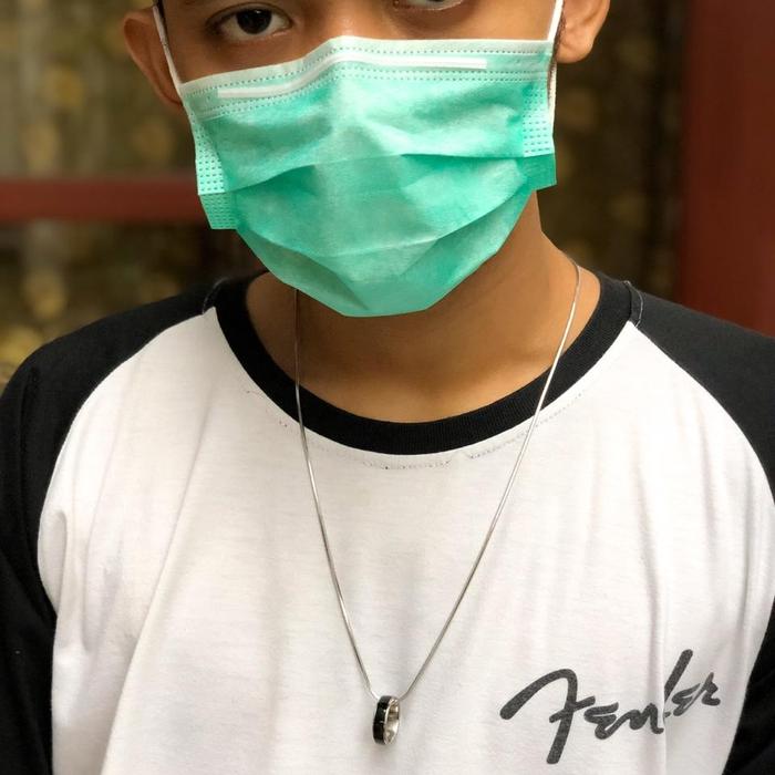 Gambar Kalung titanium pria wanita original keren X ring black gold wide - Silver dari Zafa Aksesoris ID undefined Tokopedia