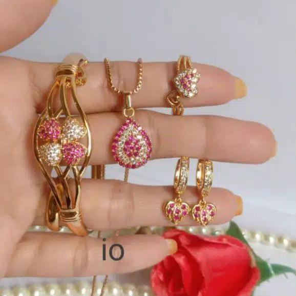 Gambar set perhiasan rhodium bangkok lapis emas 24 karat dari syacc undefined Tokopedia