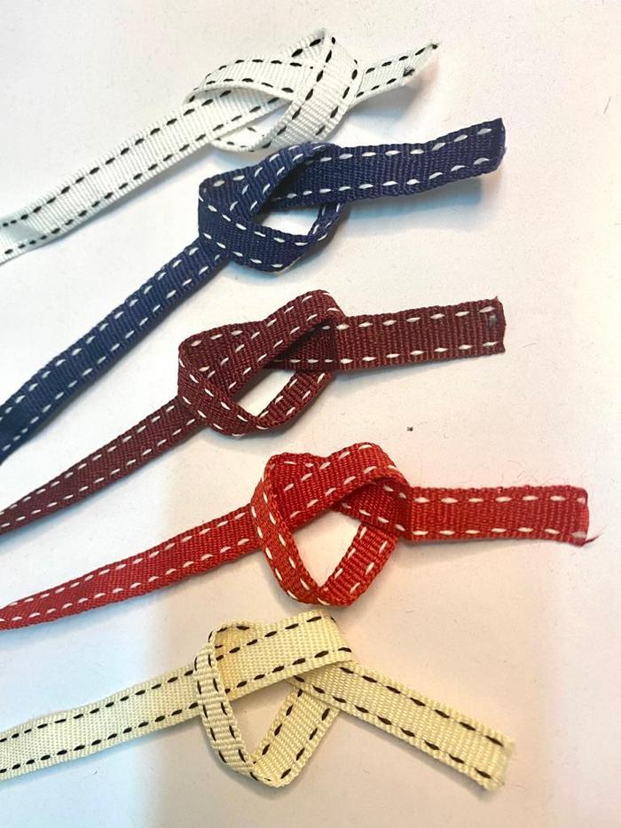 Gambar Pita Kado Organdi Hias Tali Grosgrain Motif Bintik Per Meter - Hitam dari Nyonya Lie undefined Tokopedia