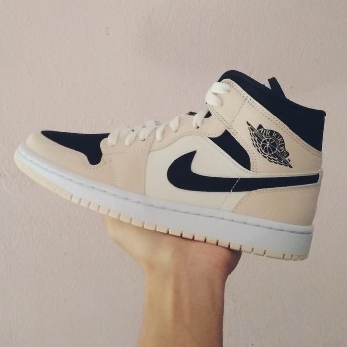 Jual air jordan mid guava ice Kota Administrasi Jakarta