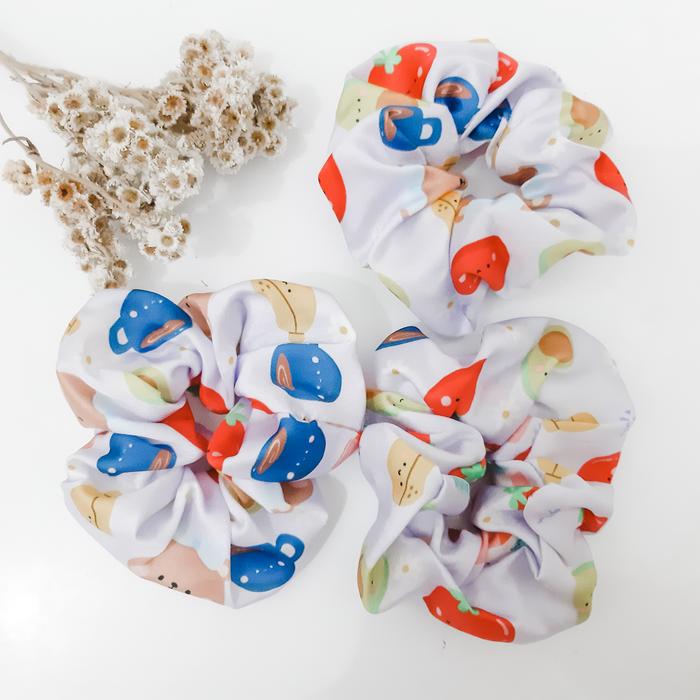 Gambar Cute Doggies Scrunchies Ikat Rambut by Winda Lee Draws - Ungu dari windaleedraws undefined Tokopedia