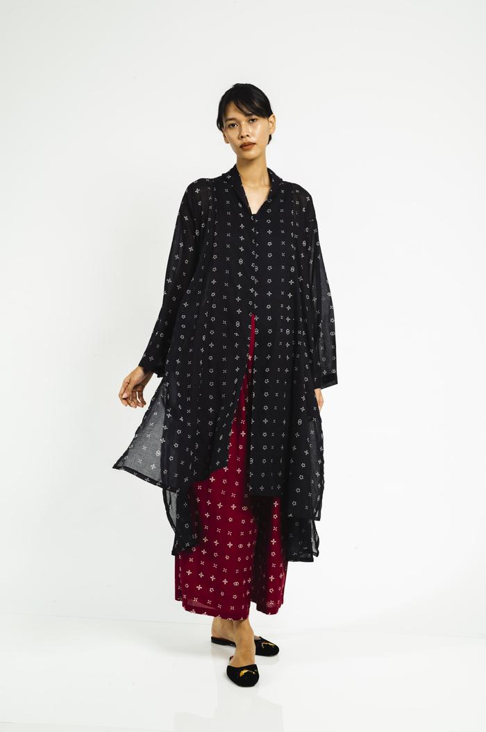 Gambar Kebaya Puan Wiji - Hitam dari Sejauh Mata Memandang undefined Tokopedia