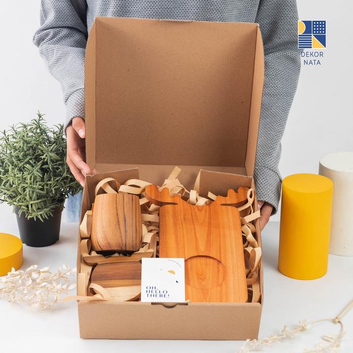 Gambar Cemara Hampers / Bingkisan Kayu / Souvenir Pernikahan - Santa Hampers dari dekornata undefined Tokopedia