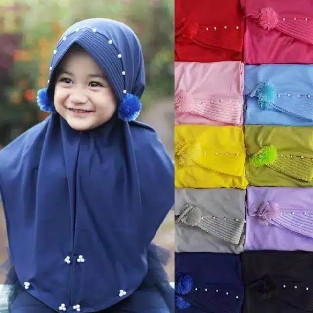 Gambar kerudung anak POMPOM CHA CHA usia 3-7 th all size premium murah - navy dari safirahijab.id undefined Tokopedia