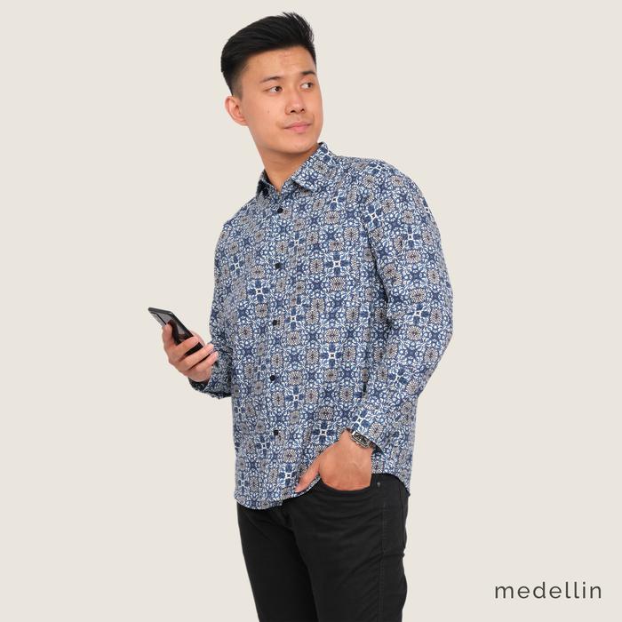 Gambar MEDELLIN Kemeja Pria Lengan Panjang Premium 10190 BIRU - Biru, M dari Medellin Store undefined Tokopedia