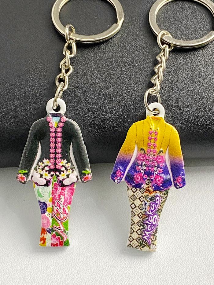 Gambar Gantungan Kunci Arabian oleh oleh Mekah Bentuk Baju Kebaya - Kuning dari Almadinah17 undefined Tokopedia