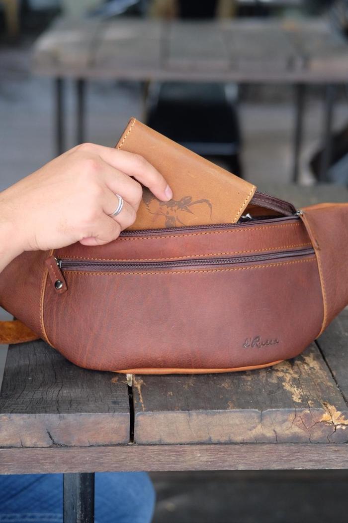 Gambar Tas Selempang Pria Wanita Kulit Sapi Asli (Crazy Horse Seri) Kiowa II - Cokelat dari drussaleathergoods undefined Tokopedia