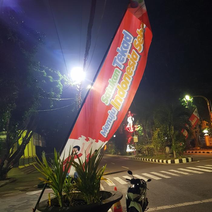 Gambar Umbul-umbul kain 4x0,8m - Satin dari delta-design undefined Tokopedia