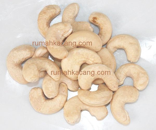 Gambar Kacang Mede / Mete Jumbo Sulawesi Mentah 1 Kg dari Rumah kacang undefined Tokopedia