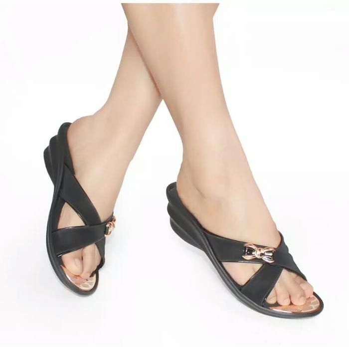 Gambar Sandal Wanita Wedges Casual santai Elegan-BigudColect - Hitam, 38 dari Toko BINTANG GUDANG undefined Tokopedia